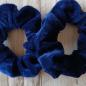 Preview: Scrunchie Samt 10 cm marine dunkel Haargummi