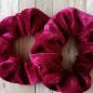 Preview: Scrunchie Samt 10 cm bordeaux hell Haargummi